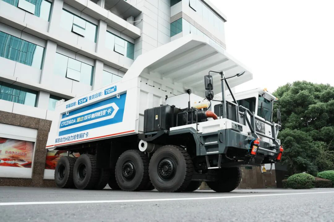 تغطي شاحنات التعدين المزودة بمحرك FAW CA6DX3 مناطق تعدين متعددة! إنها تبرز بين الشاحنات الأخرى.